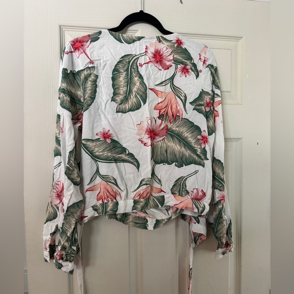 Like new Roxy Floral Wrap Top - Green and Pink, and red sz L - Picture 4 of 4